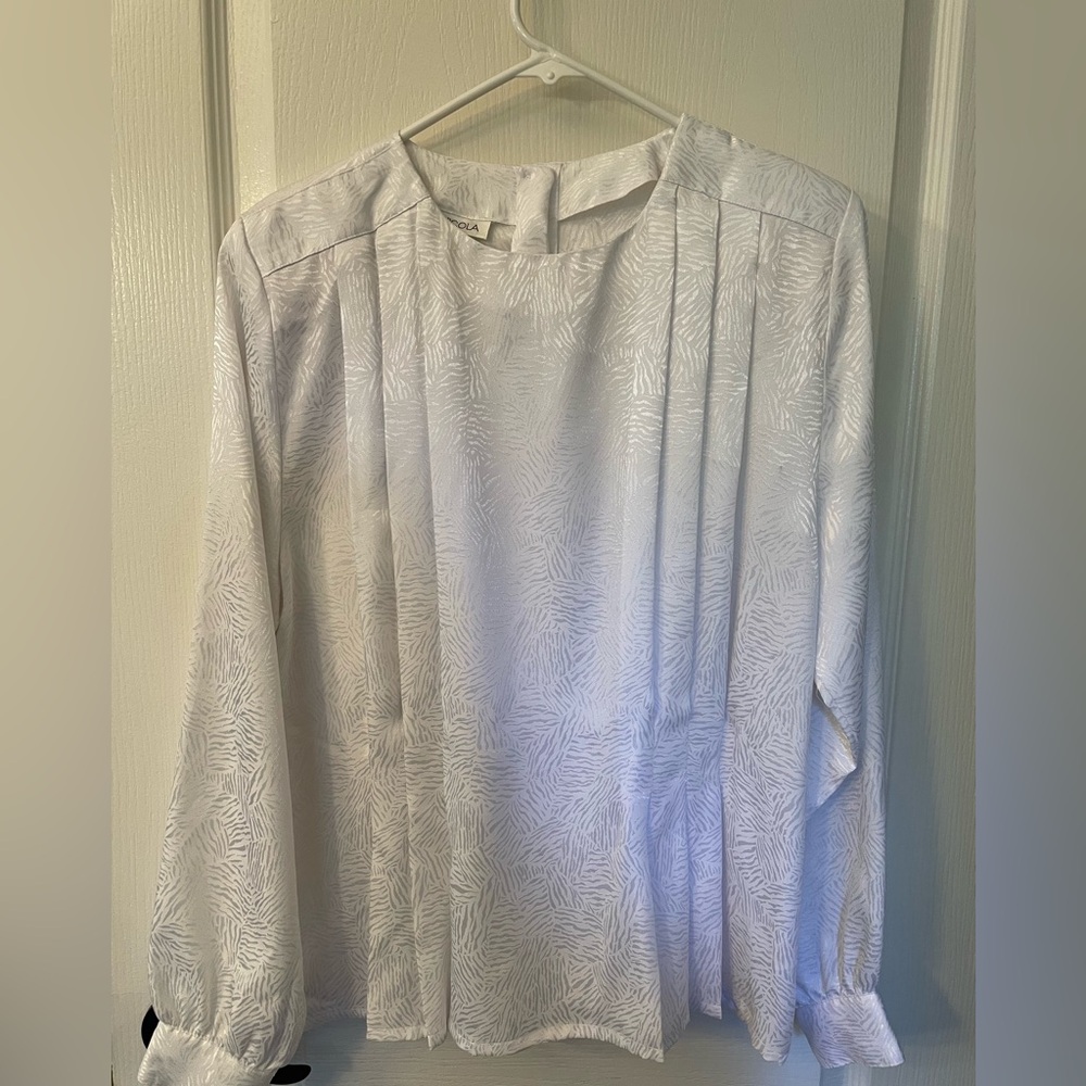NICOLA Ivory Textured Blouse